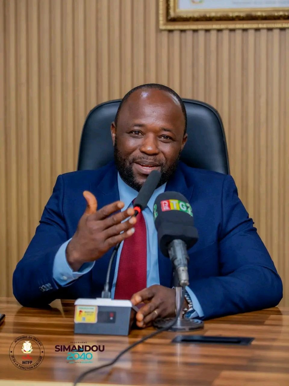 . Le ministre de la Modernisation de l'Administration et de la Fonction Publique, Faya François Bourouno, est désormais le nouveau porte-parole du gouvernement.