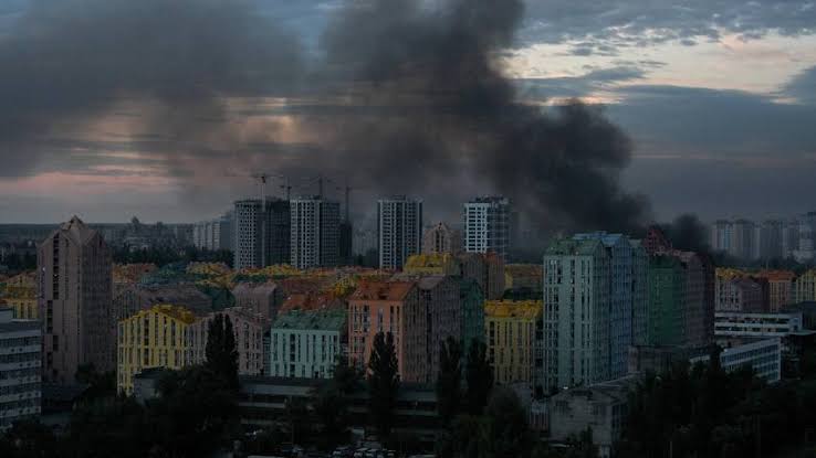Ukraine : de nouvelles frappes ravivent les tensions entre Kiev et Moscou